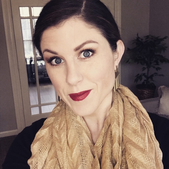 Meet your Posher, Jodie - Picture 1 of 1